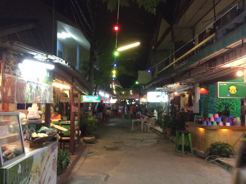 Maddy'S Hostel Koh Phangan Exteriör bild