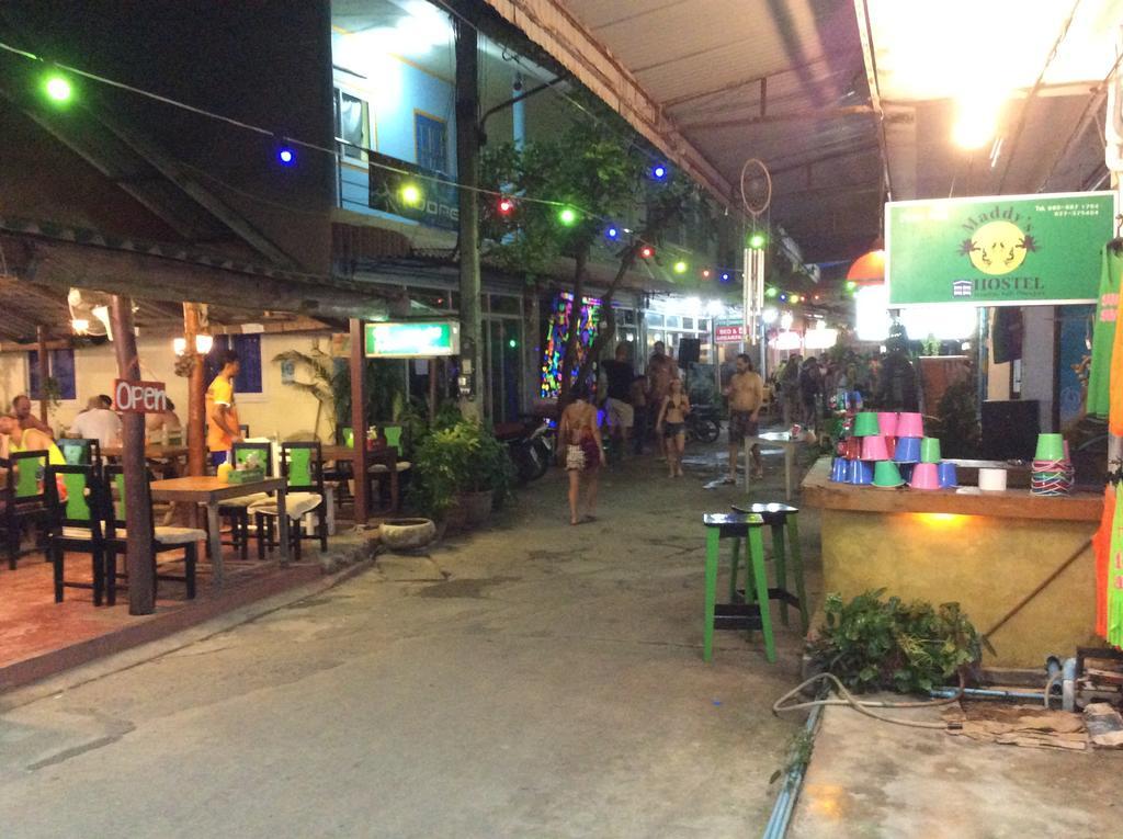 Maddy'S Hostel Koh Phangan Exteriör bild