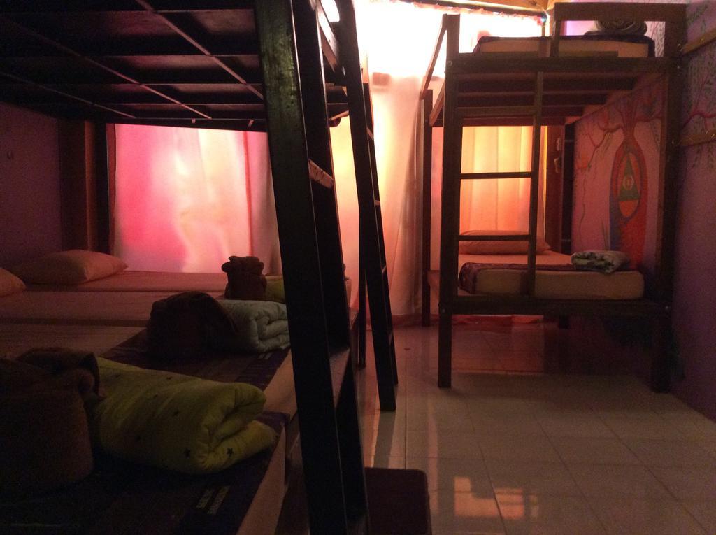 Maddy'S Hostel Koh Phangan Exteriör bild
